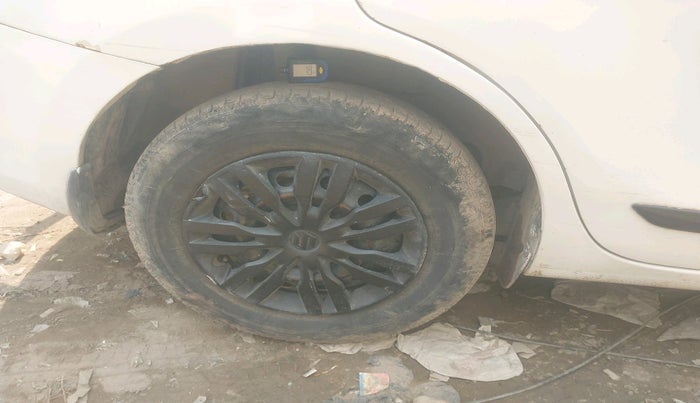 2017 Maruti Dzire VXI, Petrol, Manual, 40,246 km, tyre