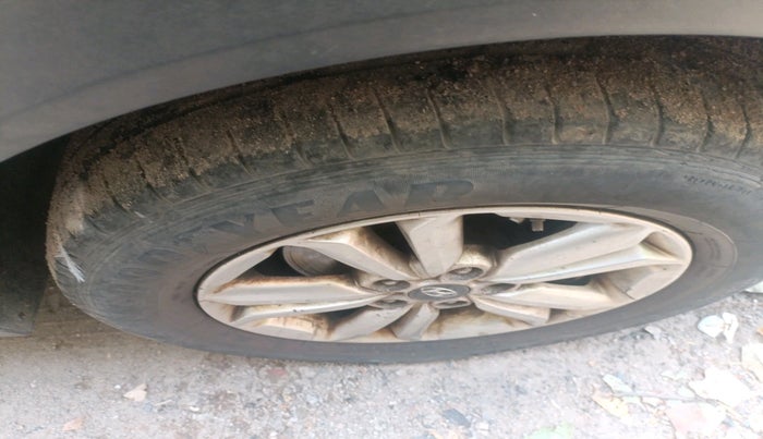 2015 Hyundai Creta SX PLUS AT 1.6 DIESEL, Diesel, Automatic, 1,41,229 km, tyre