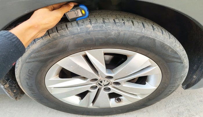 2022 Skoda KUSHAQ AMBITION 1.0L TSI AT, Petrol, Automatic, 30,515 km, tyre