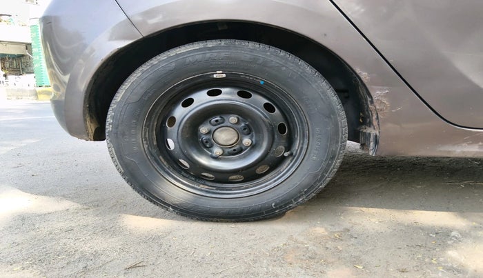 2017 Tata Tiago XT PETROL, Petrol, Manual, 1,61,376 km, tyre