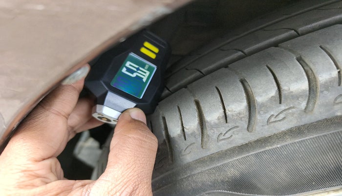 2015 Maruti Ciaz ZXI, Petrol, Manual, 73,683 km, tyre