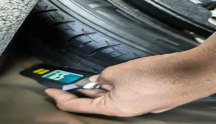 2015 Maruti Ciaz ZXI, Petrol, Manual, 73,683 km, tyre