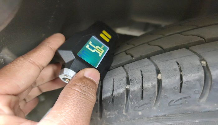 2015 Maruti Ciaz ZXI, Petrol, Manual, 73,683 km, tyre