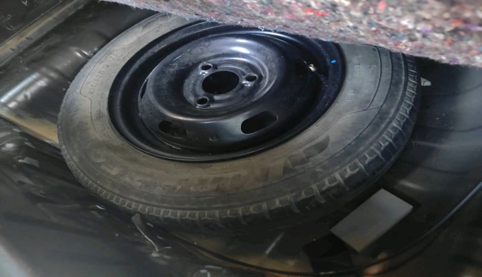 2020 Renault Kwid CLIMBER 1.0 (O), Petrol, Manual, 57,269 km, tyre