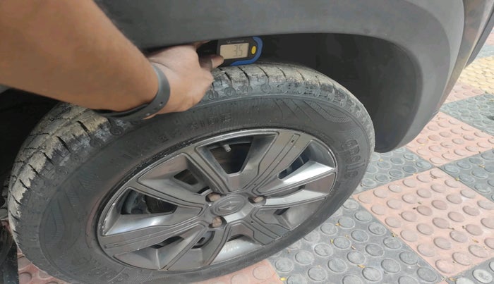 2020 Renault Kwid CLIMBER 1.0 (O), Petrol, Manual, 57,269 km, tyre