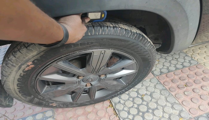 2020 Renault Kwid CLIMBER 1.0 (O), Petrol, Manual, 57,269 km, tyre