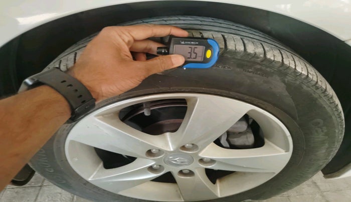 2014 Hyundai New Elantra 1.6 SX AT DIESEL, Diesel, Automatic, 77,975 km, tyre