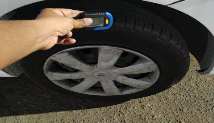 2012 Nissan Micra XL PETROL, Petrol, Manual, 1,25,198 km, tyre