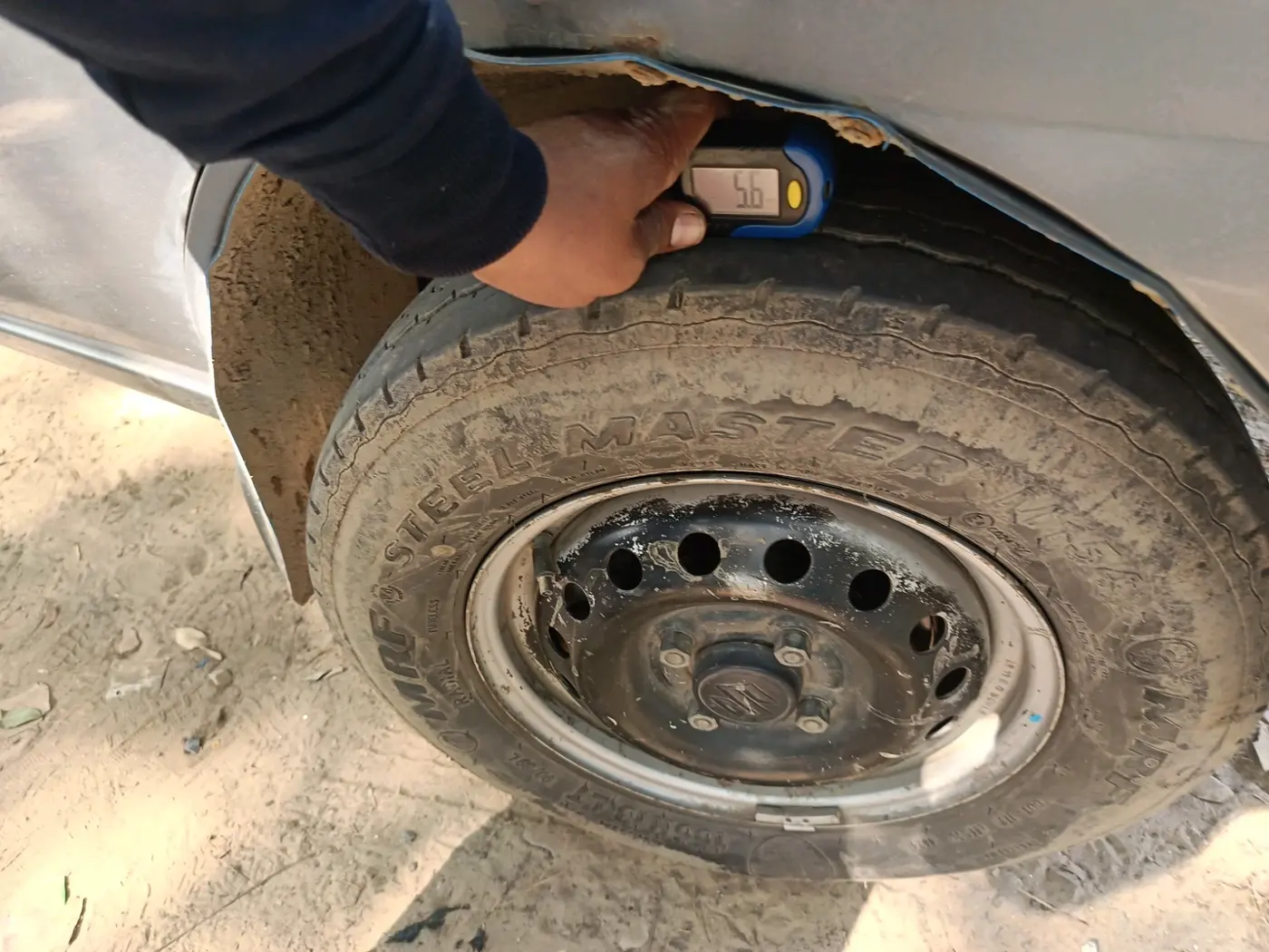 2022 Maruti Eeco 5 STR AC CNG, CNG, Manual, 70,000 km, tyre
