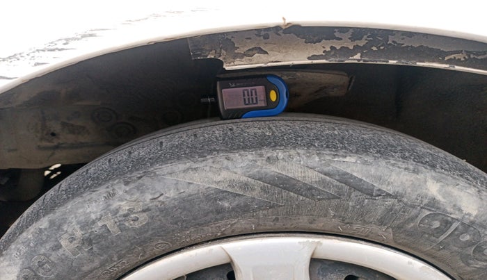 2011 Hyundai Accent EXECUTIVE, Petrol, Manual, 2,48,928 km, tyre