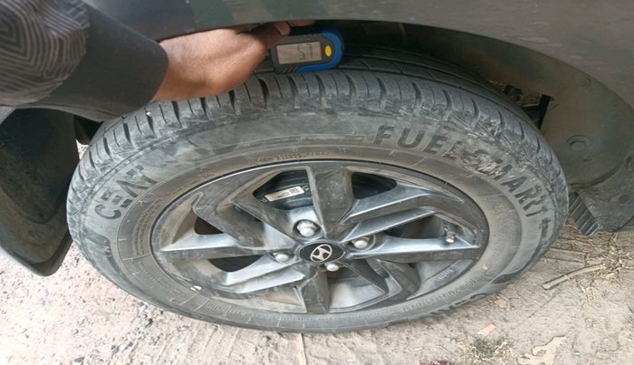 2021 Hyundai GRAND I10 NIOS SPORTZ AMT 1.2 KAPPA VTVT, Petrol, Automatic, 29,730 km, tyre