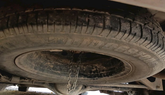 2014 Toyota Innova 2.5 GX 7 STR, Diesel, Manual, 70,018 km, tyre