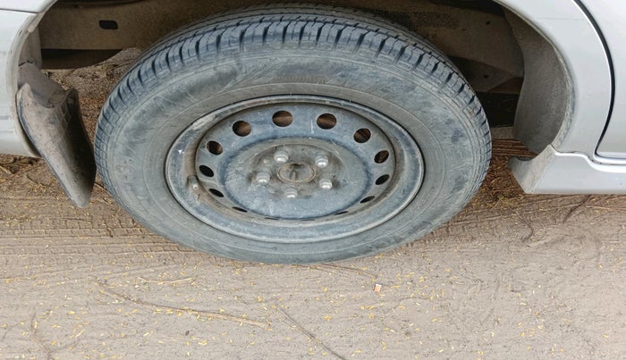 2014 Toyota Innova 2.5 GX 7 STR, Diesel, Manual, 70,018 km, tyre