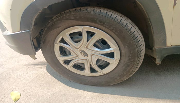 2017 Mahindra Kuv100 K4 D 6 STR, Diesel, Manual, 7,491 km, tyre