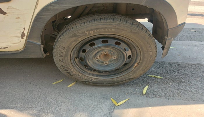 2017 Mahindra Kuv100 K4 D 6 STR, Diesel, Manual, 7,491 km, tyre