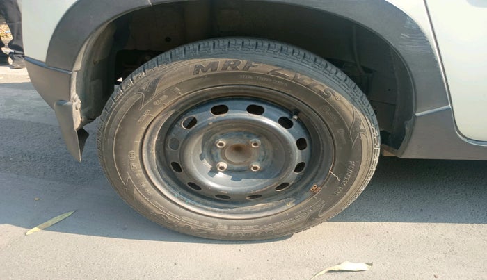 2017 Mahindra Kuv100 K4 D 6 STR, Diesel, Manual, 7,491 km, tyre