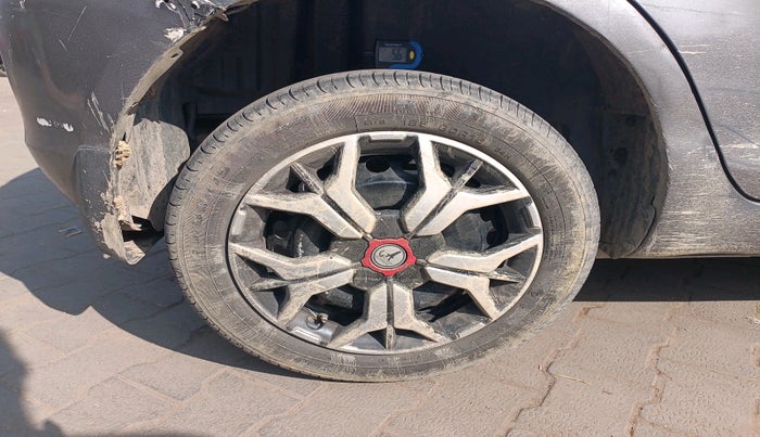 2012 Maruti Swift VXI, Petrol, Manual, 1,24,651 km, tyre