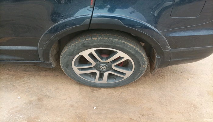 2017 Tata Hexa XTA 4X2 6 STR, Diesel, Automatic, 1,35,049 km, tyre