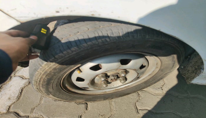 2013 Hyundai Santro Xing GL PLUS, Petrol, Manual, 1,52,615 km, tyre