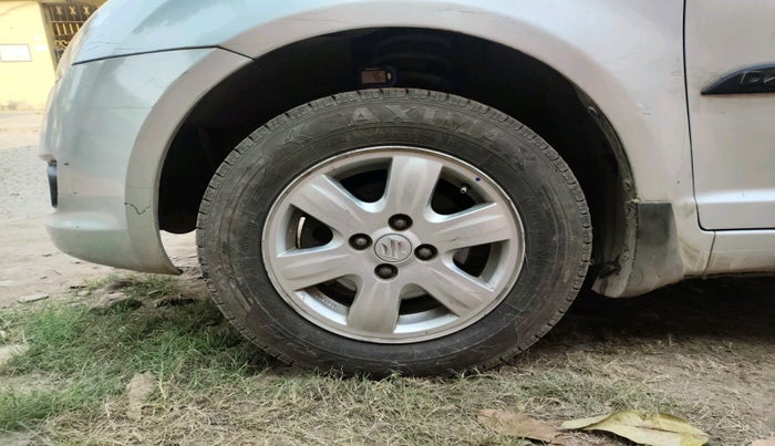2011 Maruti Swift Dzire ZXI, Petrol, Manual, 42,155 km, tyre