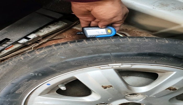 2011 Maruti Swift Dzire ZXI, Petrol, Manual, 42,155 km, tyre