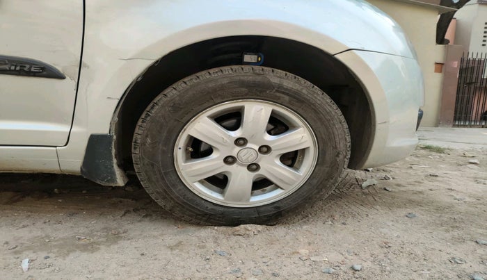 2011 Maruti Swift Dzire ZXI, Petrol, Manual, 42,155 km, tyre