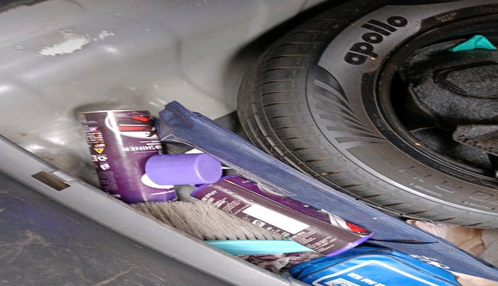 2020 Hyundai AURA SX 1.2 (O), Petrol, Manual, 1,05,090 km, tyre