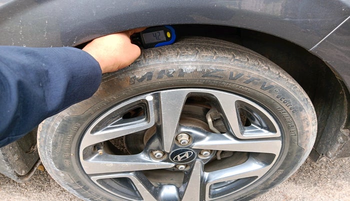 2020 Hyundai AURA SX 1.2 (O), Petrol, Manual, 1,05,090 km, tyre