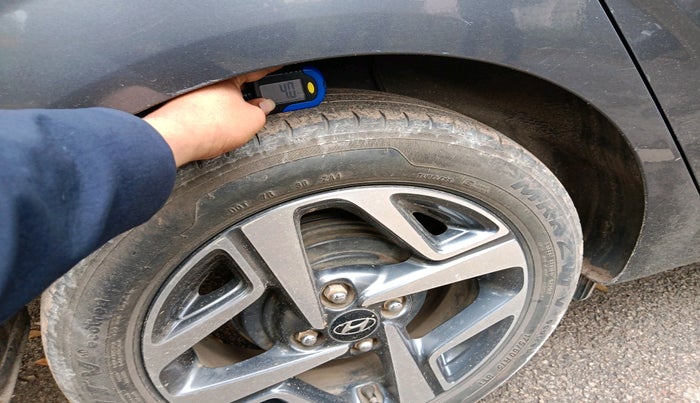 2020 Hyundai AURA SX 1.2 (O), Petrol, Manual, 1,05,090 km, tyre