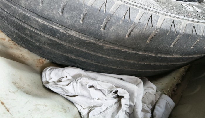 2017 Maruti Vitara Brezza ZDI, Diesel, Manual, 1,33,022 km, tyre