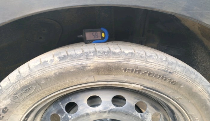 2018 Tata NEXON XM PETROL, Petrol, Manual, 1,38,099 km, tyre