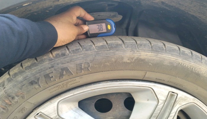 2018 Tata NEXON XM PETROL, Petrol, Manual, 1,38,099 km, tyre