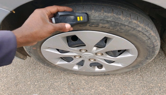 2019 Hyundai Xcent S 1.2, Petrol, Manual, 26,747 km, tyre