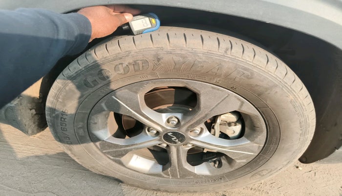 2023 KIA SELTOS HTK PLUS 1.5 IMT, Petrol, Manual, 29,647 km, tyre