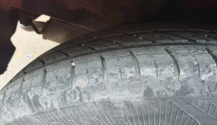 2015 Honda Brio VX AT, Petrol, Automatic, 53,295 km, tyre