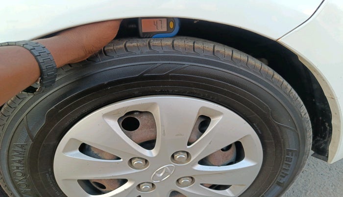 2012 Hyundai i10 MAGNA 1.2, Petrol, Manual, 1,11,839 km, tyre