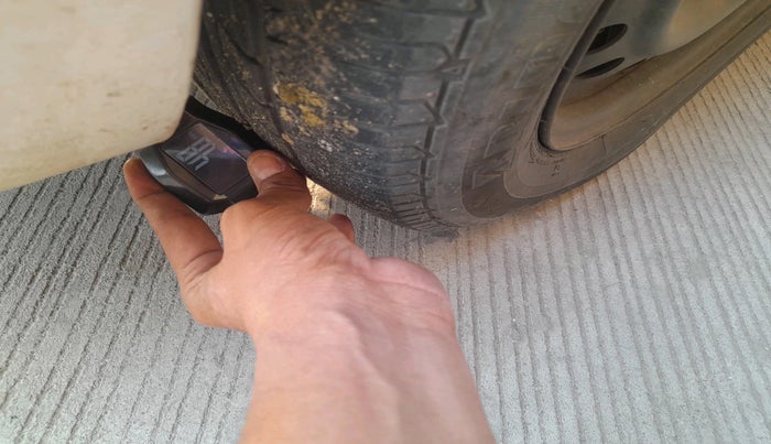 2013 Maruti Ertiga VDI, Diesel, Manual, 1,50,000 km, tyre