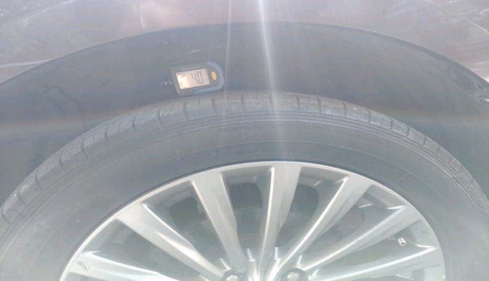 2016 Maruti Ciaz ZXI+, Petrol, Manual, 1,13,900 km, tyre