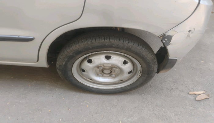 2012 Maruti Zen Estilo LXI, Petrol, Manual, 1,04,345 km, tyre