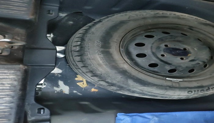 2018 Maruti Dzire VXI AMT, Petrol, Automatic, 75,536 km, tyre