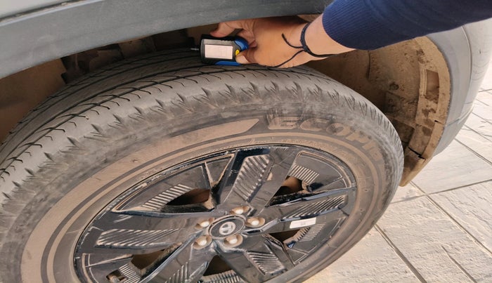 2023 Tata Harrier FEARLESS PLUS DUAL TONE, Diesel, Manual, 23,757 km, tyre