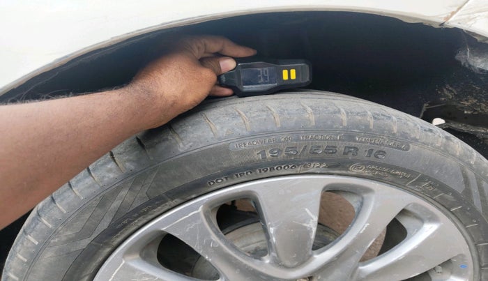 2017 Maruti Baleno ALPHA DIESEL 1.3, Diesel, Manual, 1,37,610 km, tyre