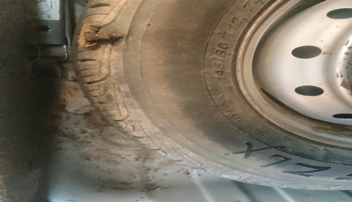 2010 Maruti Alto LXI, Petrol, Manual, 1,34,484 km, tyre