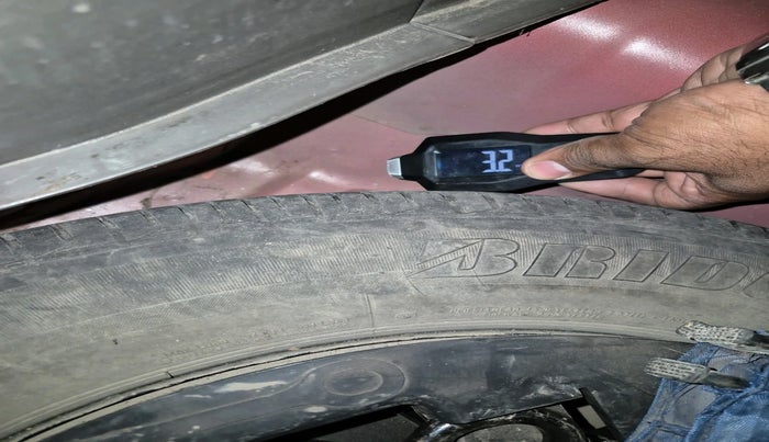 2012 Hyundai i10 MAGNA 1.2, Petrol, Manual, 30,331 km, tyre