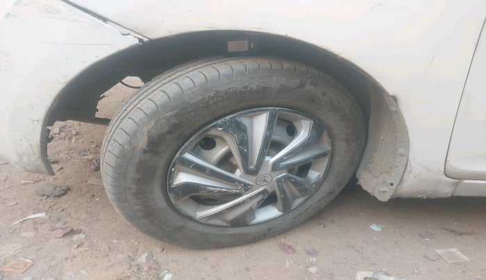 2015 Hyundai Eon D-LITE+, Petrol, Manual, 71,319 km, tyre