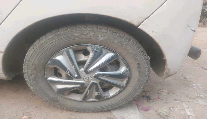 2015 Hyundai Eon D-LITE+, Petrol, Manual, 71,319 km, tyre