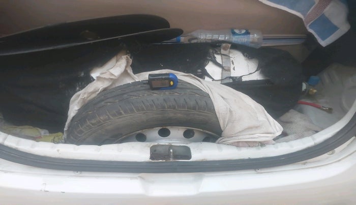 2015 Hyundai Eon D-LITE+, Petrol, Manual, 71,319 km, tyre