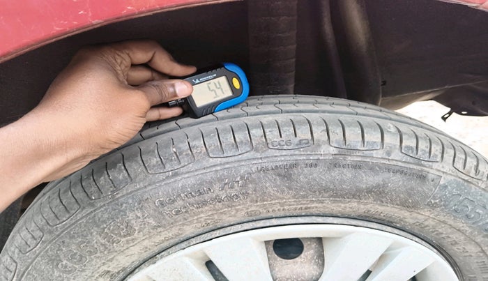 2014 Datsun Go T, Petrol, Manual, 66,500 km, tyre