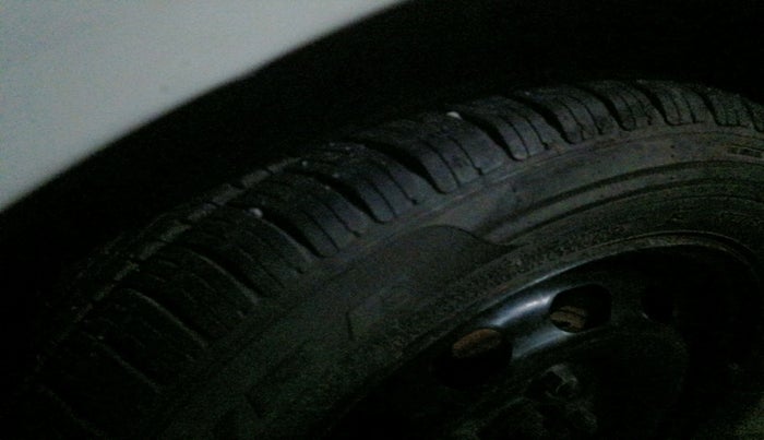 2010 Ford Figo ZXI 1.2 PETROL, Petrol, Manual, 97,756 km, tyre