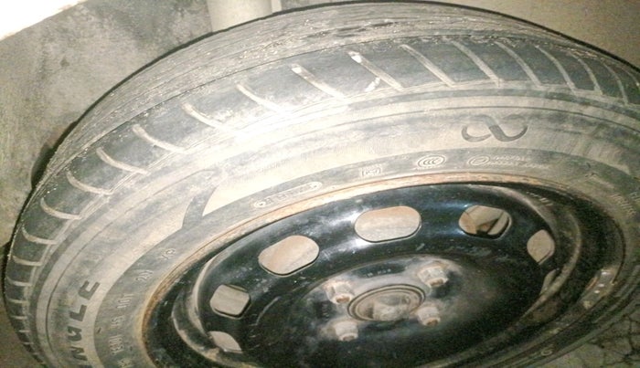 2010 Ford Figo ZXI 1.2 PETROL, Petrol, Manual, 97,756 km, tyre